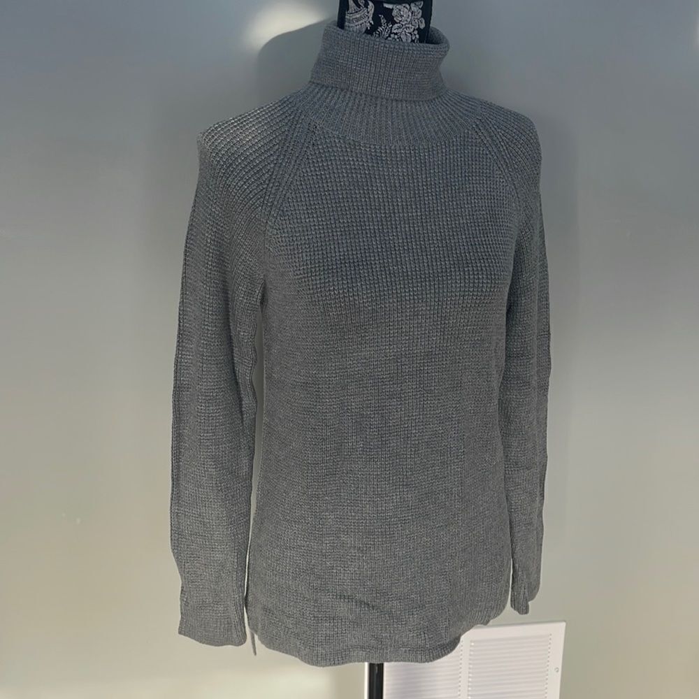 New Kensie Grey Knitted Sweater